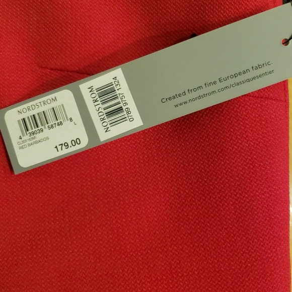 Sleeveless dressy top - Picture 2 of 5